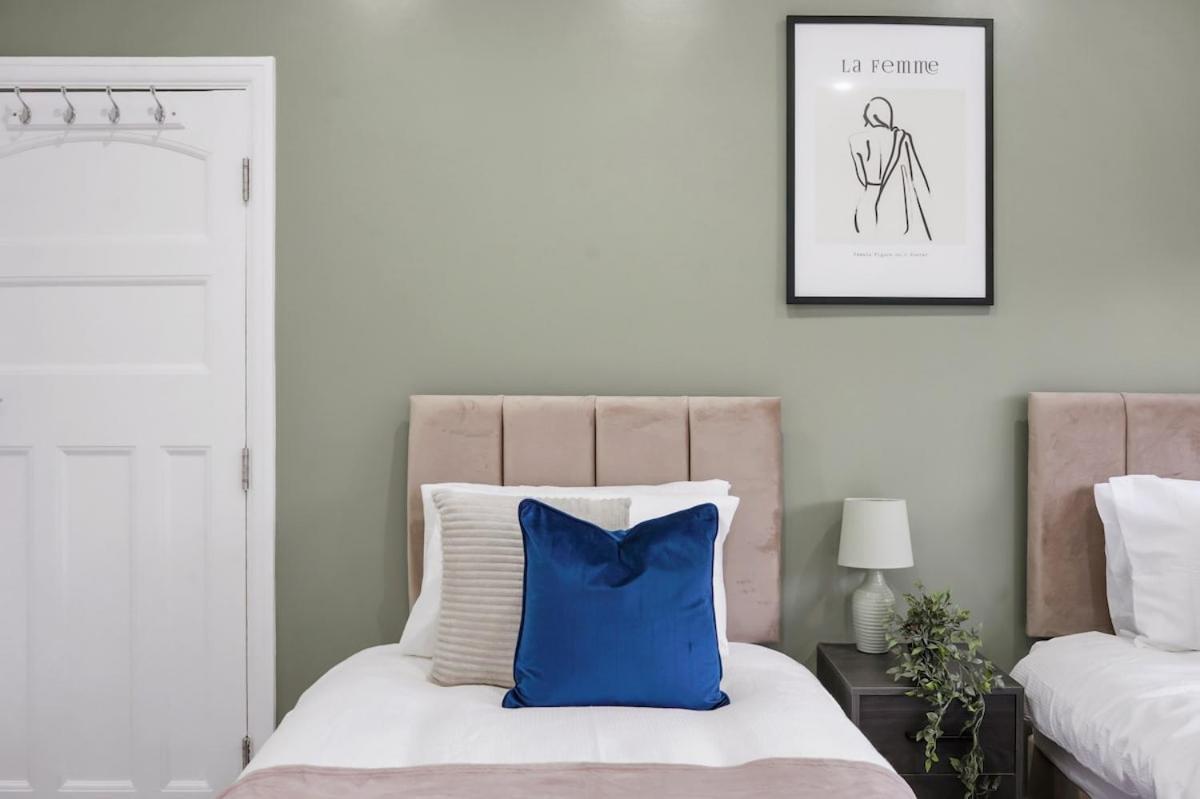 4 Bedroom House Free Parking 5mins Walk To Kensal Rise Apartamento Londres